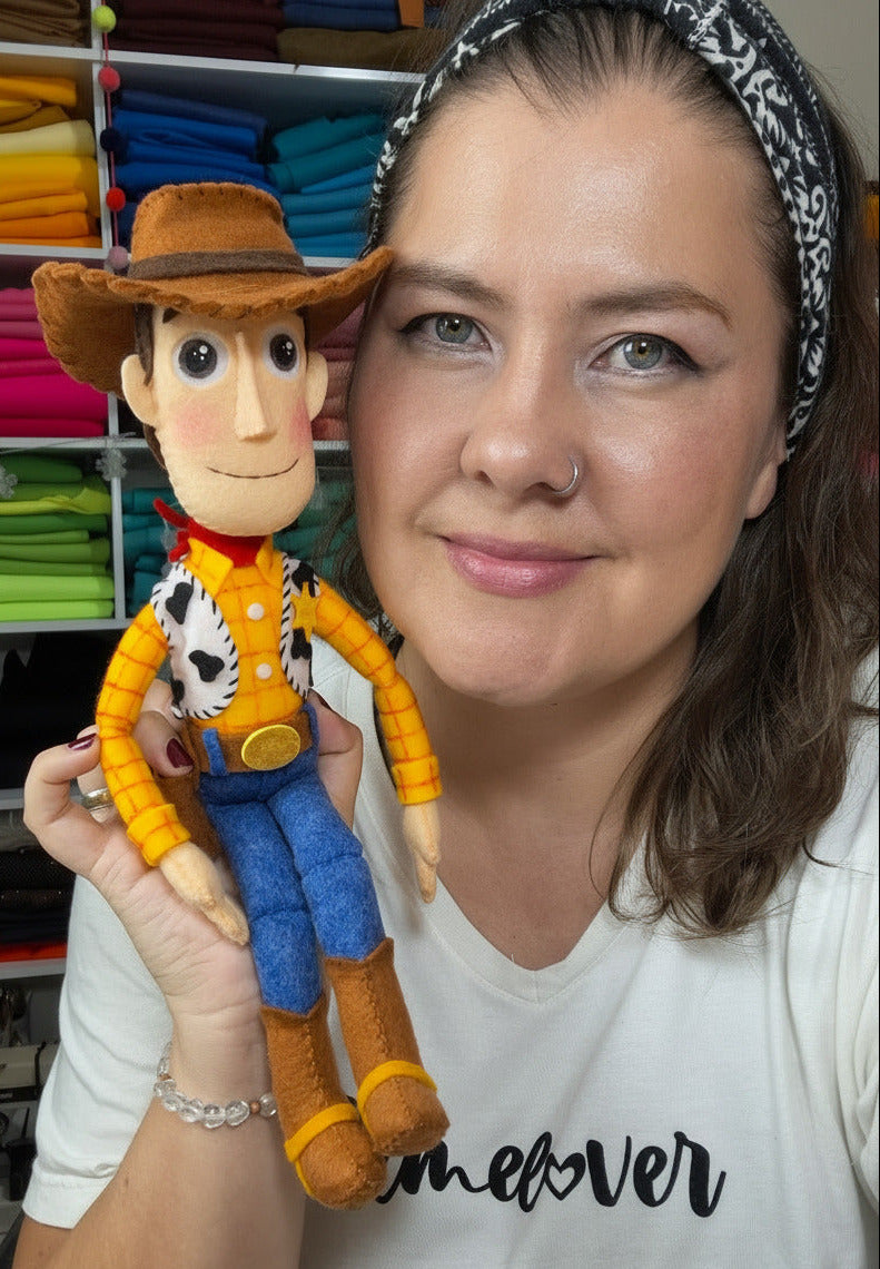Woody (Versión Pamelency) – Paño Lency/Fieltro | Molde Digital