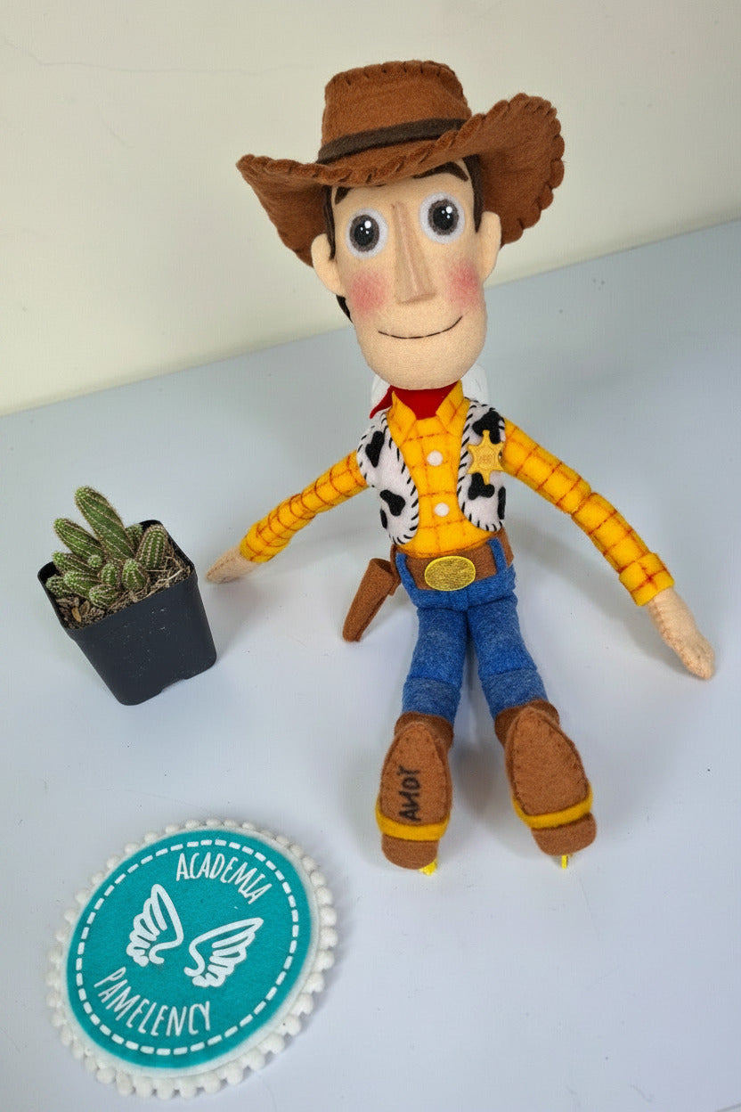 Woody (Versión Pamelency) – Paño Lency/Fieltro | Molde Digital