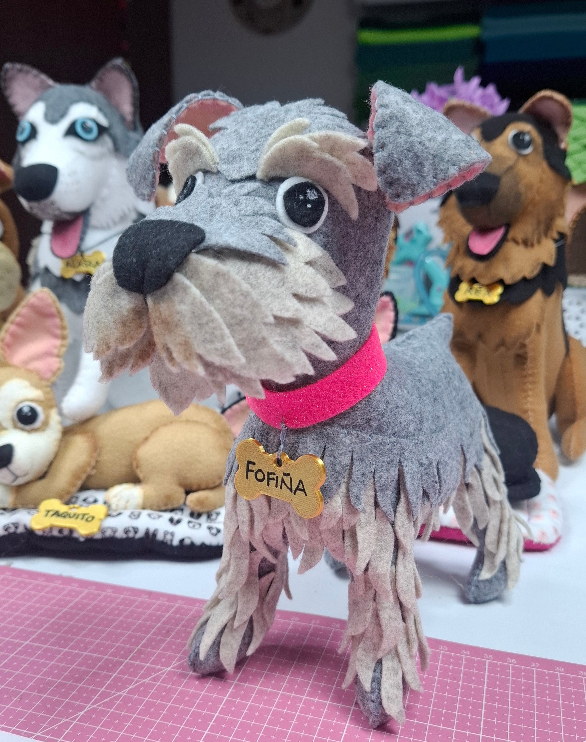Perrito Schnauzer en Paño Lency/Fieltro + BONUS Perrito Cocker | Molde Digital